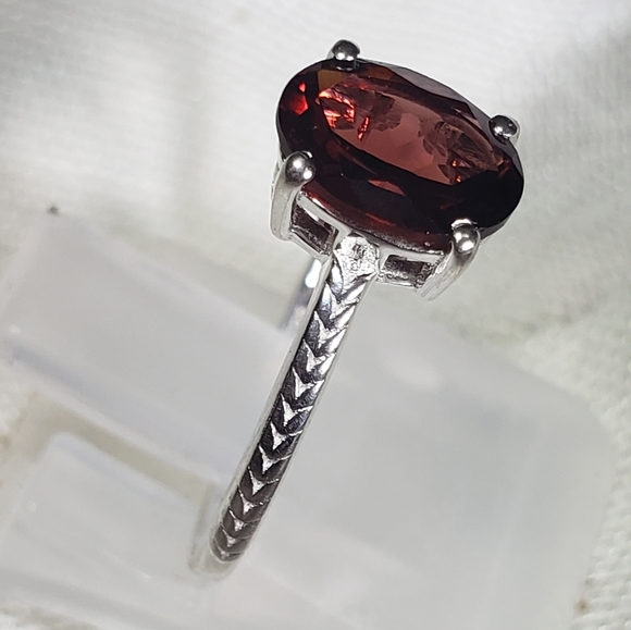 NWT Elegant Mozambique Garnet Solitaire Ring Sterling Silver 1.40ctw - Picture 3 of 6